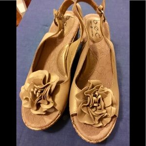 BOC Champagne Sandal Wedges Sz 7